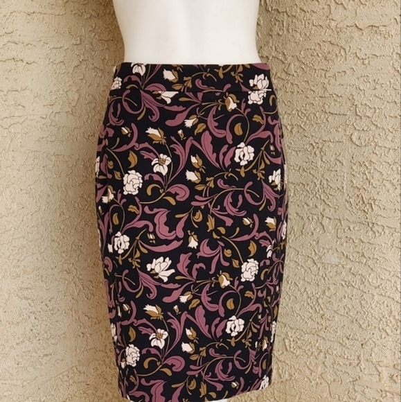 Ann Taylor LOFT  Black & Mauve Plum Floral Vine Print Preppy Pencil Skirt‎ - Picture 4 of 7